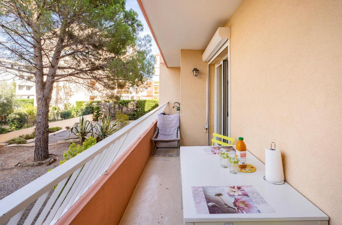 Joli T2 Tres Proche De La Plage De Fréjus Extérieur photo